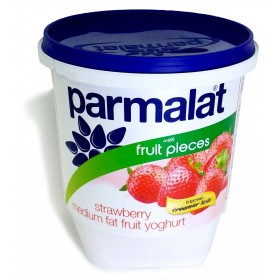 Parmalat Medium Fat Fruit Pieces Strawberry Yoghurt 1kg 
